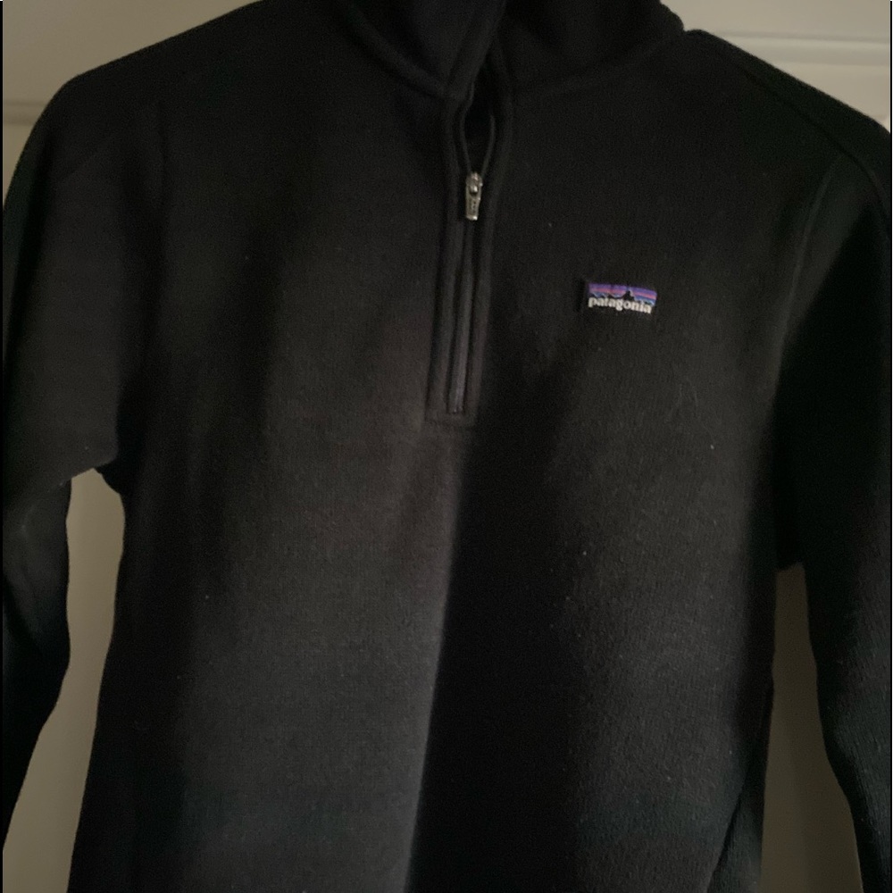 Small Black Patagonia Pullover